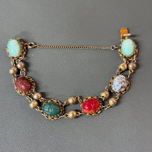 Vintage FREIRICH Gold Tone Filigree Scarab Bracelet Glass Stones w/ Safety Chain - Picture 9 of 16